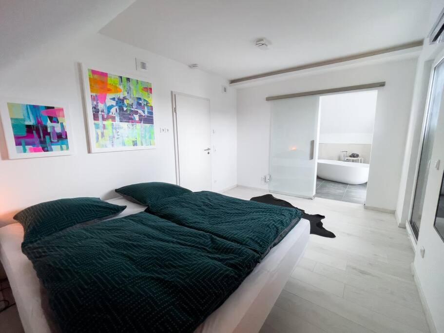 Villa Dreamy Vibes Mit Privatem Pool & Rheinblick Νίντερκασελ Εξωτερικό φωτογραφία